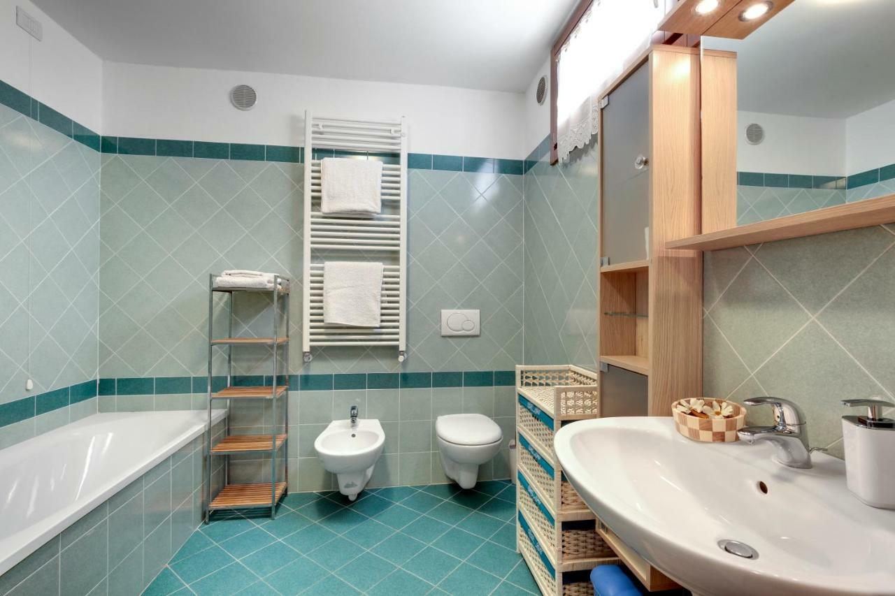 Apartament Little Canal 19 *